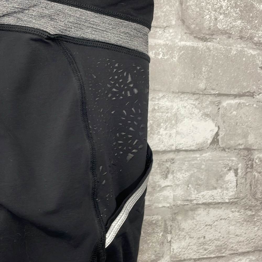 Lululemon Run A Marathon Crop
Black - Picture 4 of 10